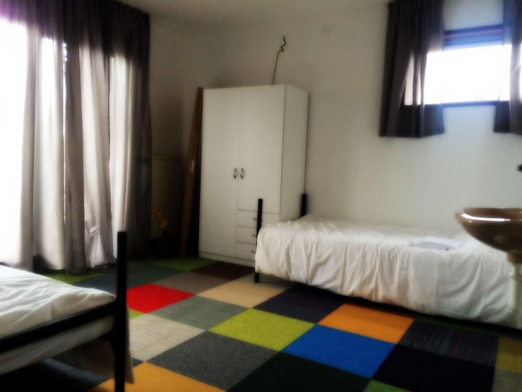 The Budget Hotel Hazerswoude-Rijndijk Екстериор снимка