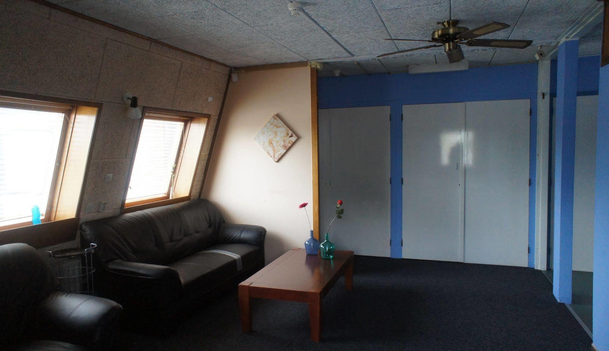 The Budget Hotel Hazerswoude-Rijndijk Екстериор снимка